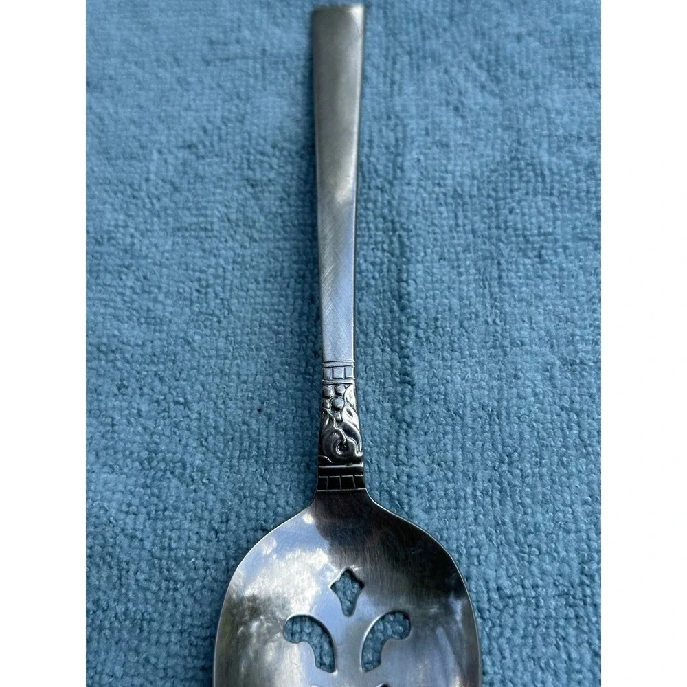 Oneida LTD Brookwood Pierced Serving Spoon Stainless Slotted Vegetable Spoon